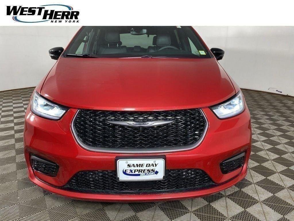 Used 2026 Red Hot Pearlcoat Chrysler Select image 51