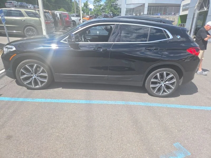 Used 2019 Black BMW xDrive28i image 3