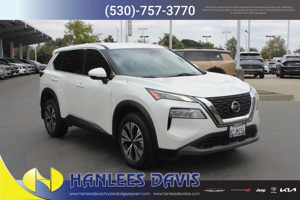 Used 2021 White Nissan SV image 5