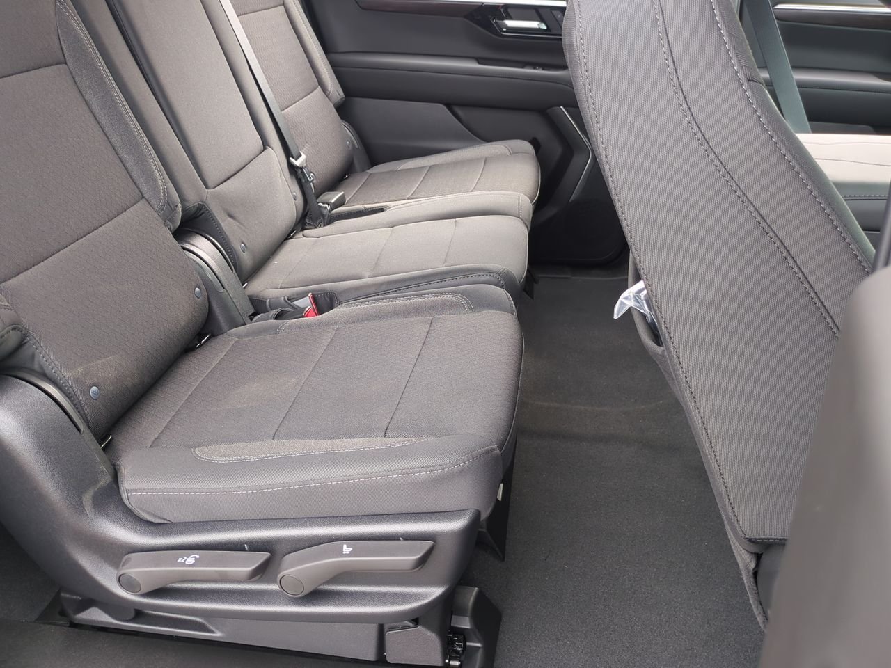 2026 Chevrolet Suburban LS - Photo 26