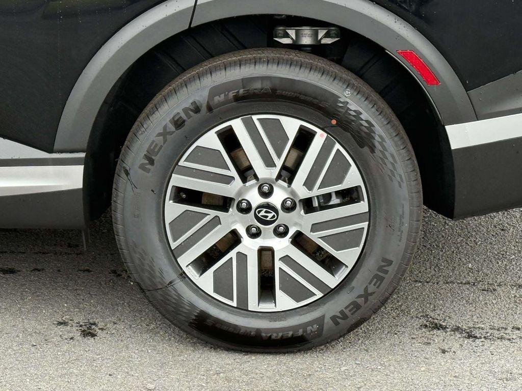 New 2026 Abyss Black Hyundai SEL 7P image 11