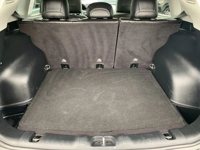 Used 2018 Black Jeep Latitude image 6