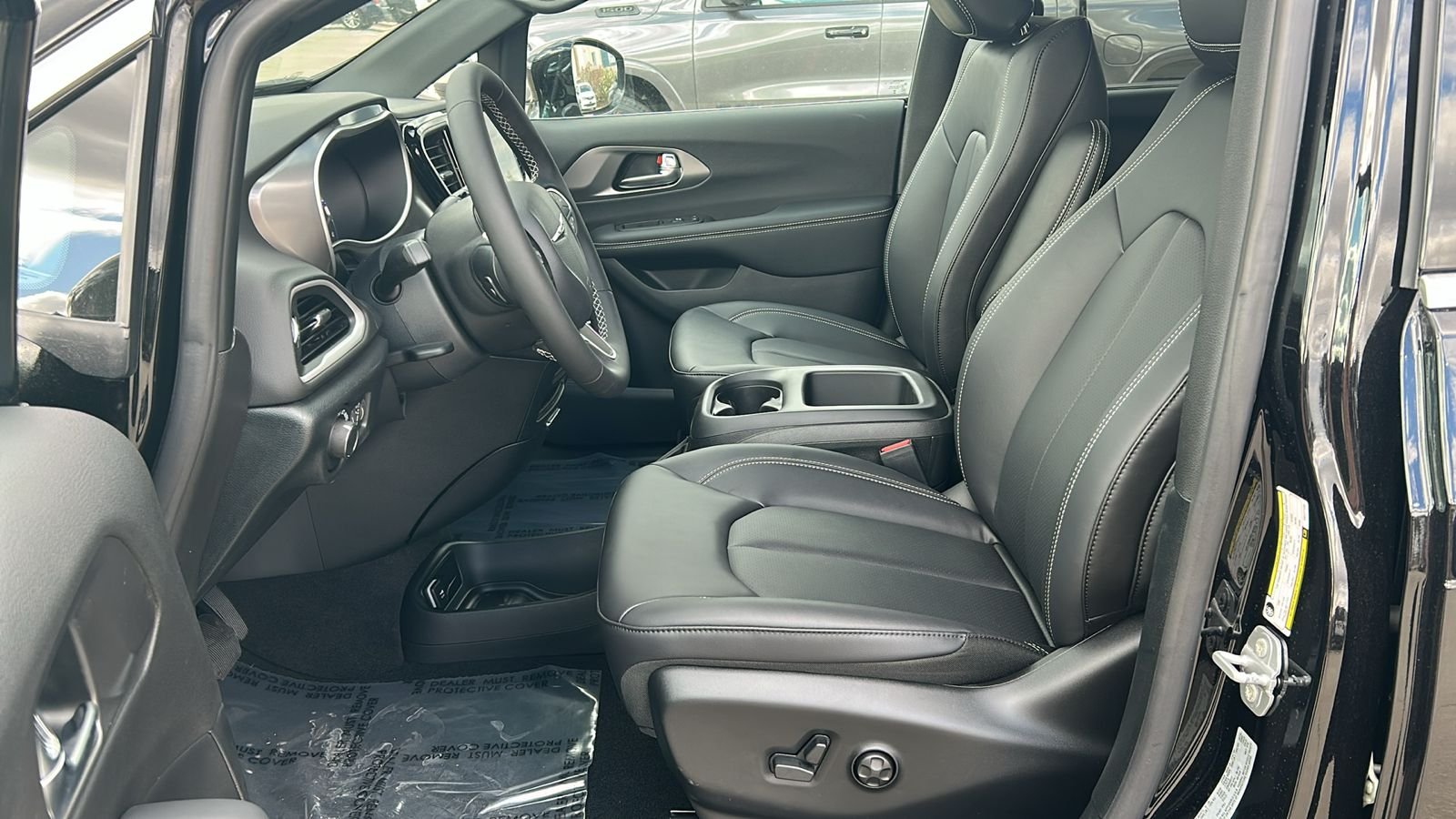 New 2026 Diamond Black Crystal Pearl-Coat Exterior Paint Chrysler LX image 10