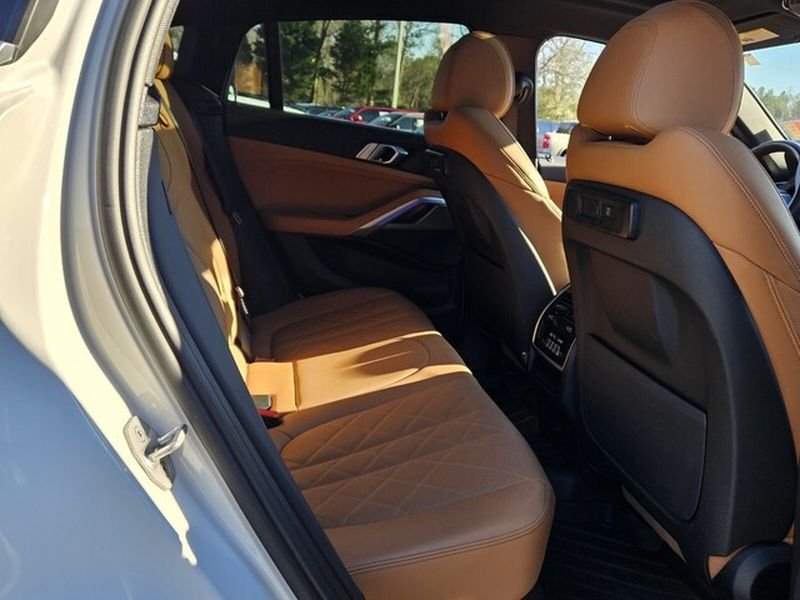 Used 2023 Mineral White Metallic BMW xDrive40i image 19