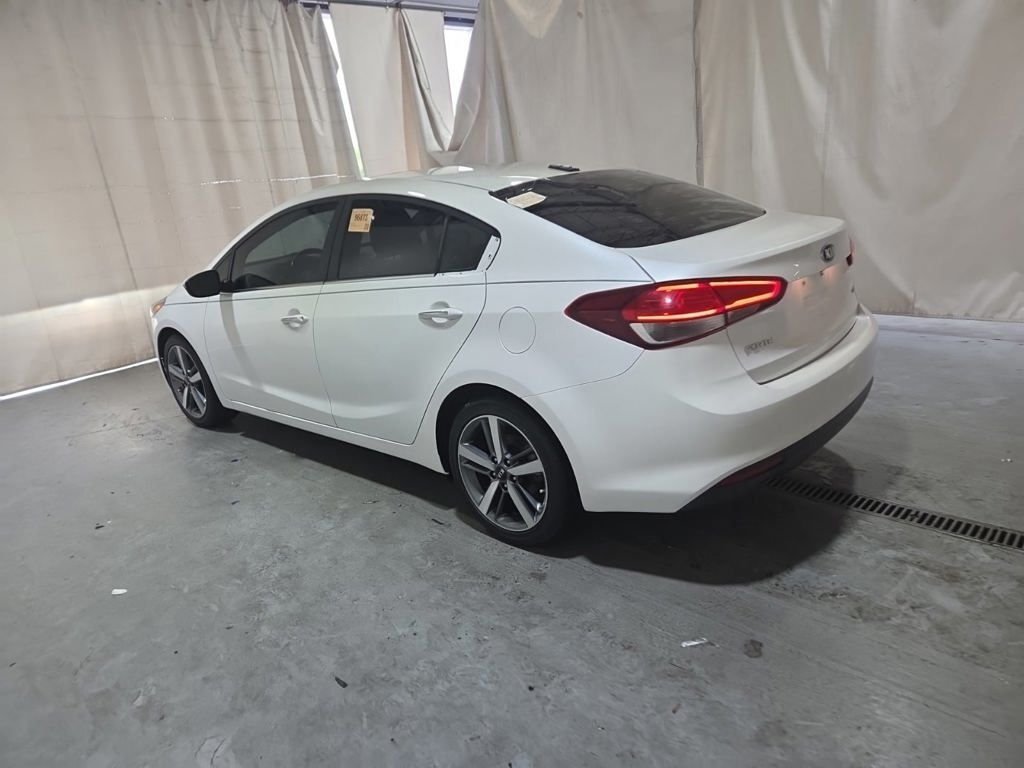 Used 2017 White Kia EX image 3