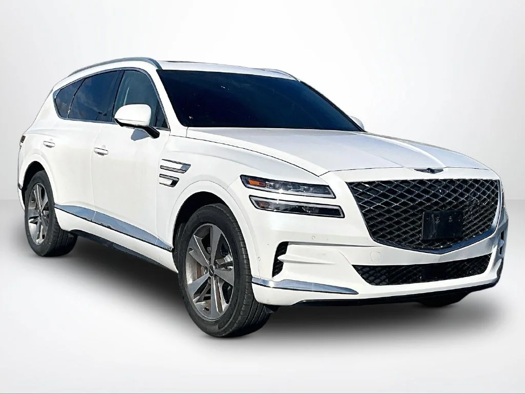 Used 2021 White Genesis 2.5T image 10