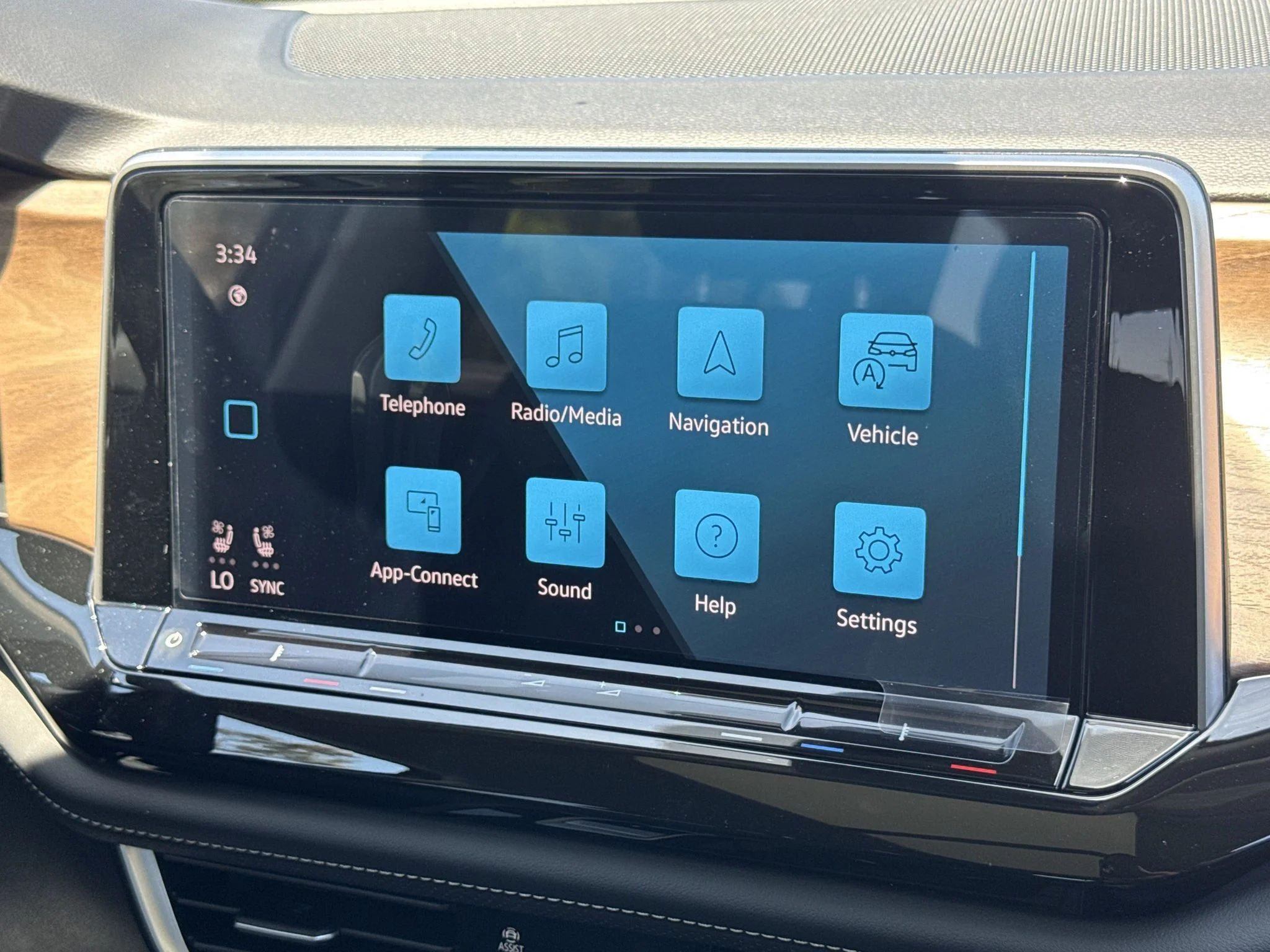 New 2026 Pure Gray Volkswagen 2.0T SE w/Technology image 25