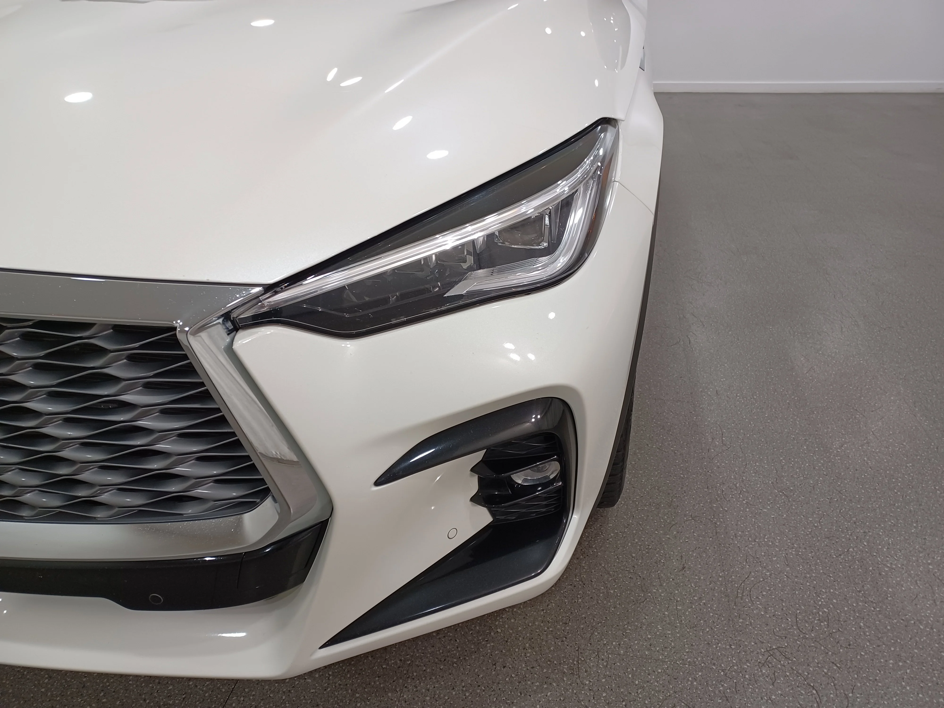 Certified Used 2022 Majestic White Pearl INFINITI Sensory AWD*Adapt Cruise | Remote Start | Nav | 360 Cam | Cooled Red Leather | Sunroof | Htd Wheel image 5