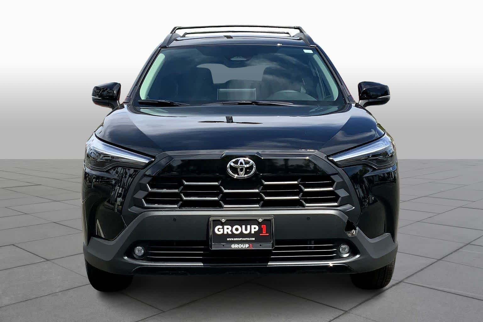 View vehicle photo 3