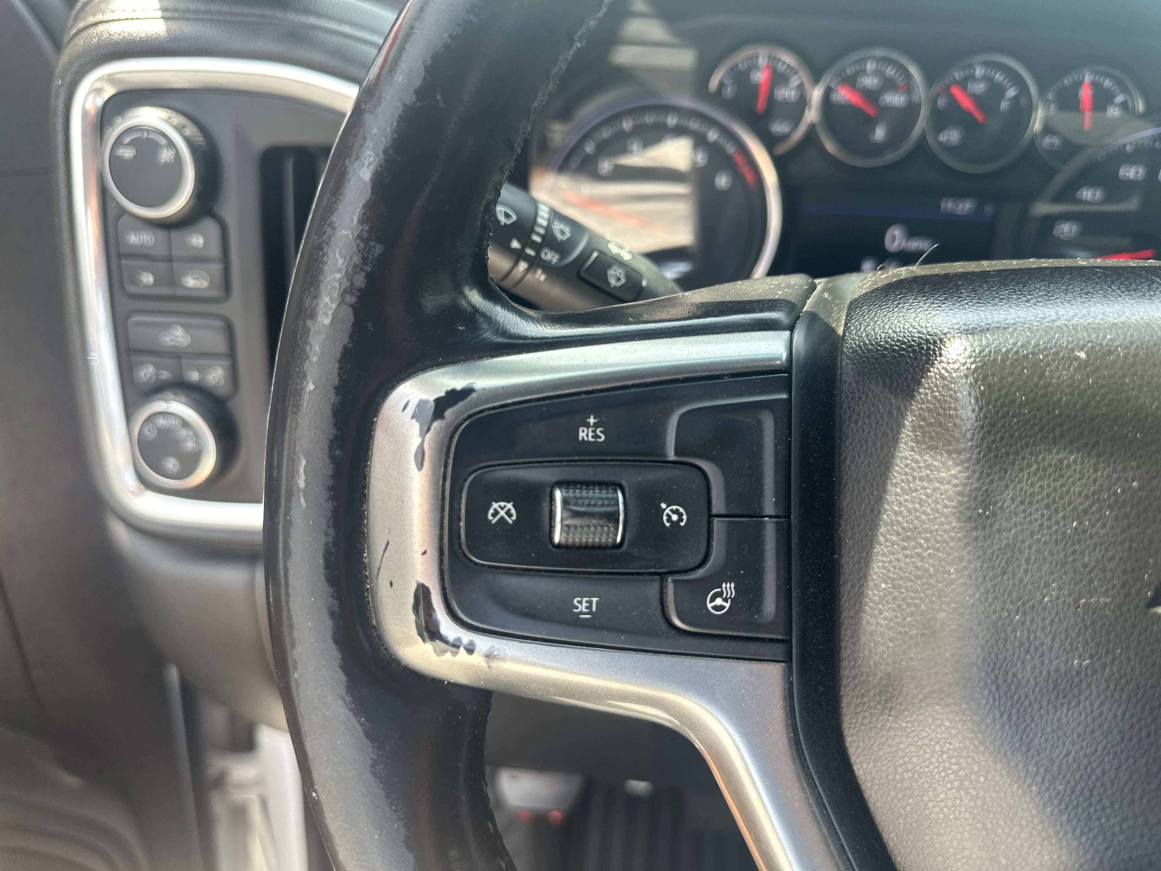 Used 2019 Summit White Chevrolet LT image 13