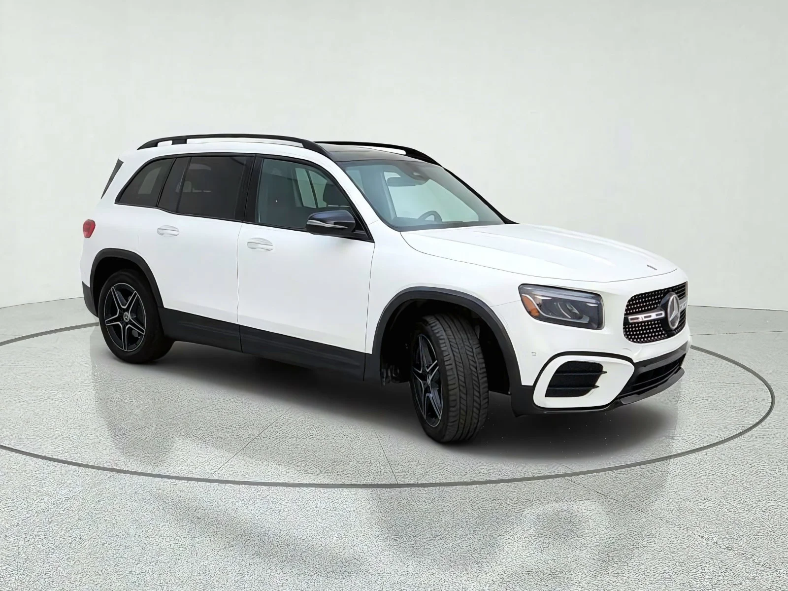 Used 2024 Polar White Mercedes-Benz GLB 250 image 5