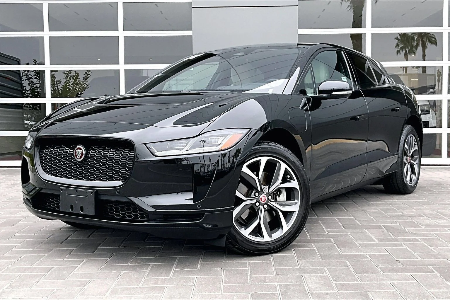 2022 Jaguar I-PACE EV400 HSE's photo
