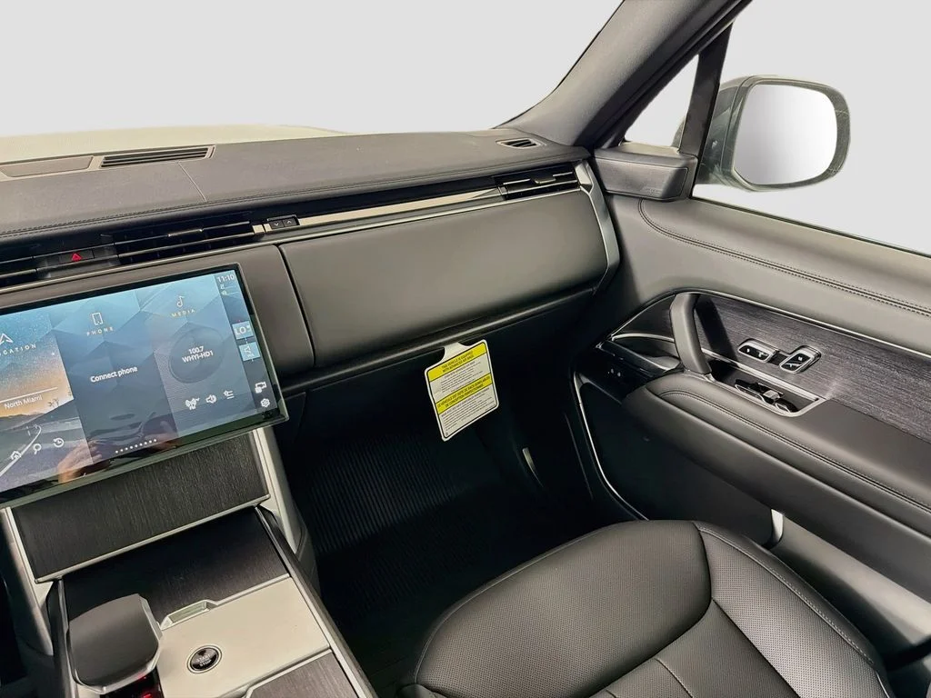 New 2026 Santorini Black Land Rover SE 7 Seats image 25