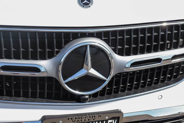 Used 2025  Mercedes-Benz GLC 300 image 13