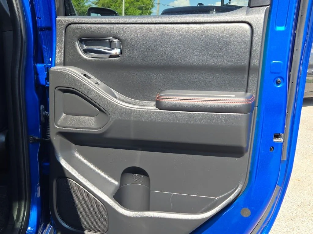 Used 2025 Blue Nissan PRO-4X image 9