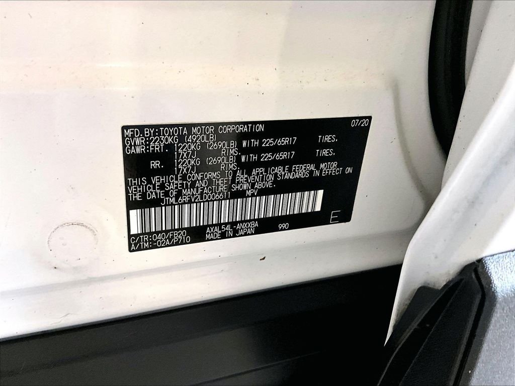 Used 2020 White Toyota LE image 36