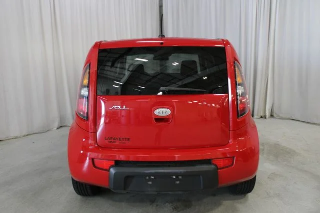 Used 2010 Red Kia Plus image 28