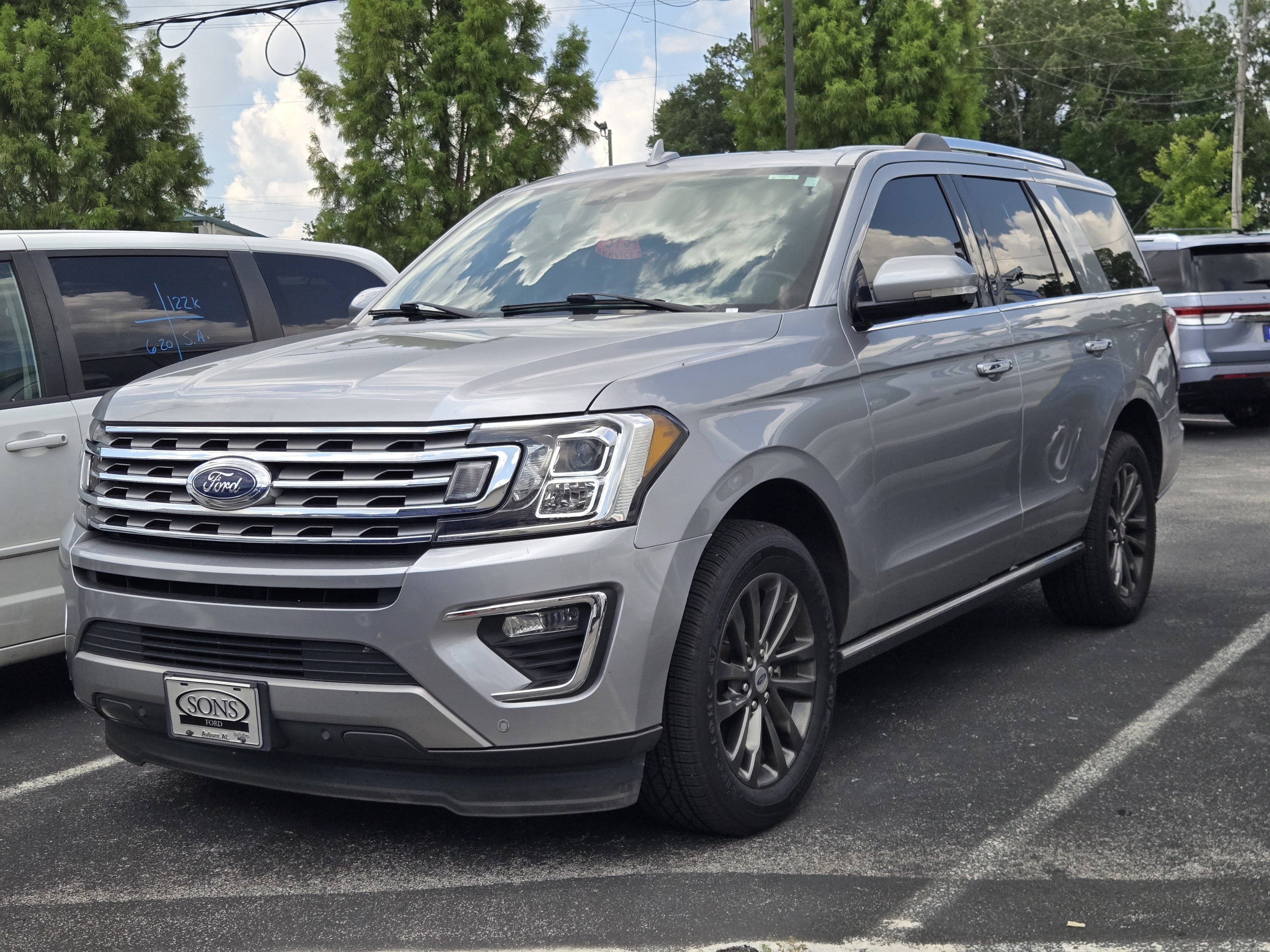 2021 Ford Expedition Limited's photo