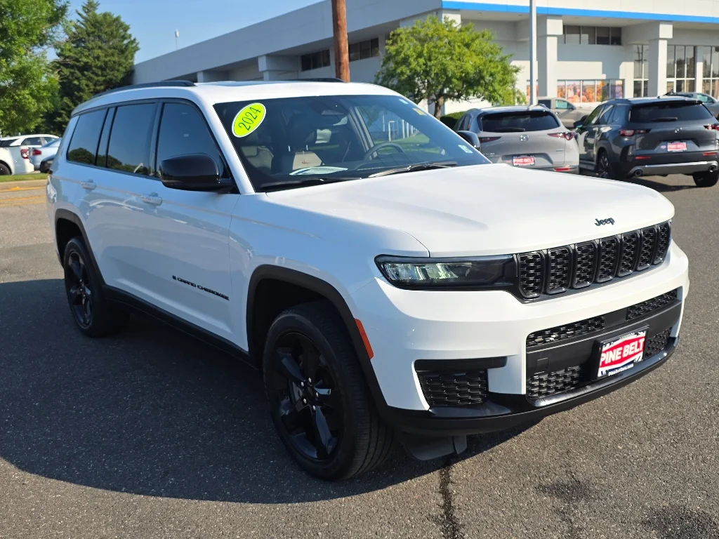 Used 2024 Bright White Clear Coat Jeep Altitude X image 9