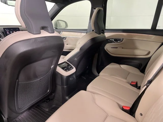 2025 Volvo XC90 Core - Photo 41