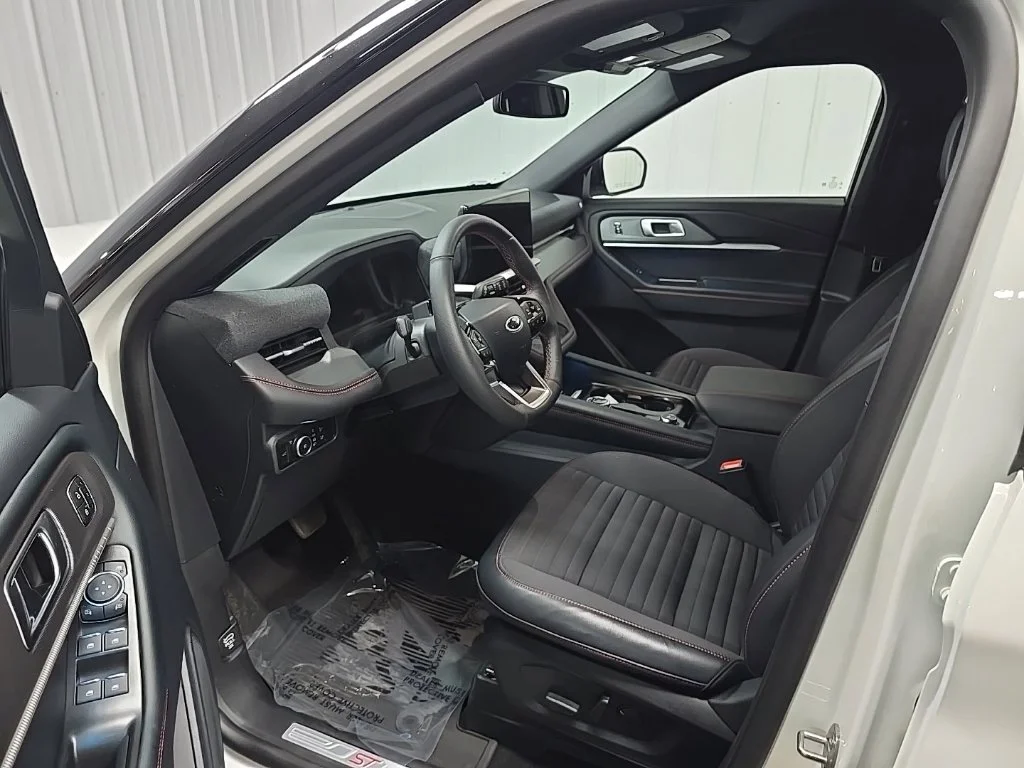 Used 2025 White Ford ST-Line image 32