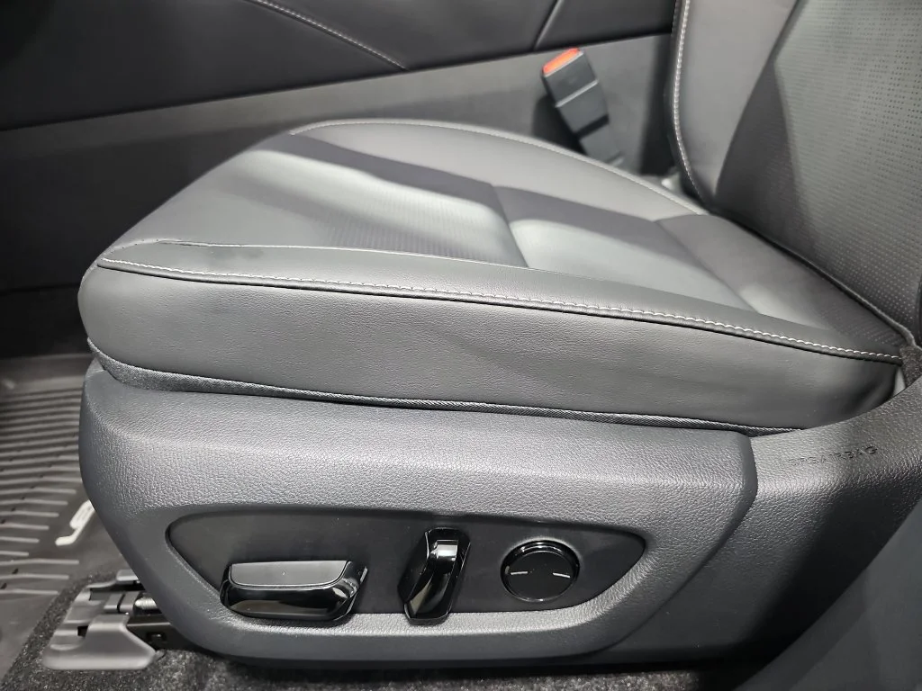 New 2026 Iridium Lexus PREMIUM PLUS image 28