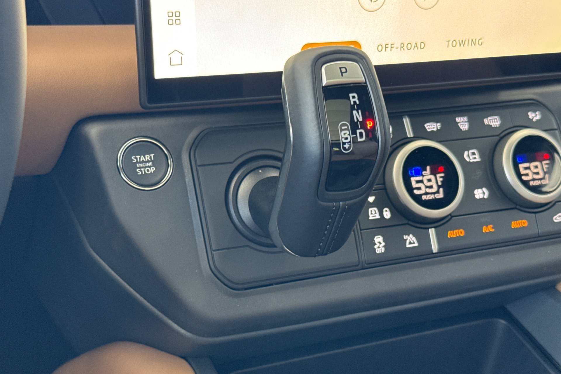 New 2026 Fuji White Land Rover X-Dynamic SE image 24