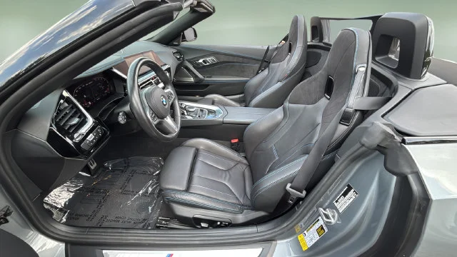 Used 2023 Gray BMW sDrive M40i image 20