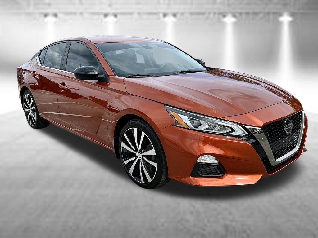 Used 2021 Orange Nissan 2.5 SR image 3
