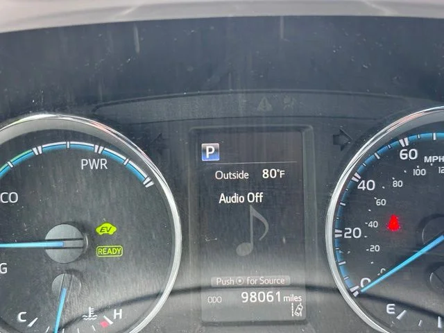 Used 2018 Gray Toyota XLE image 14