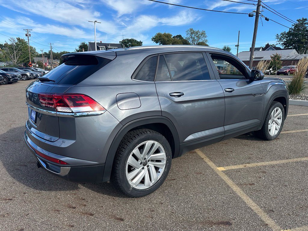 Certified Used 2023  Volkswagen 2.0T SE w/Technology image 4