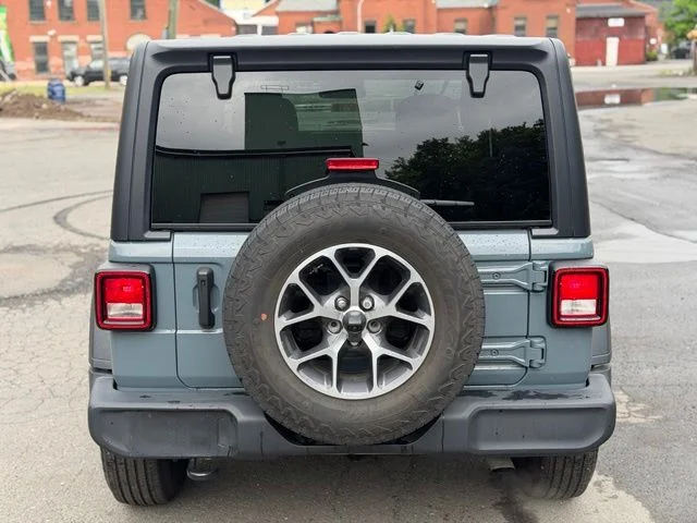 Used 2024 Gray Jeep Sport S image 6
