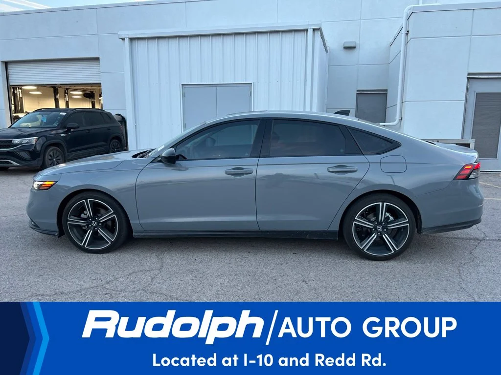 Used 2026 Urban Gray Pearl Honda SE image 2