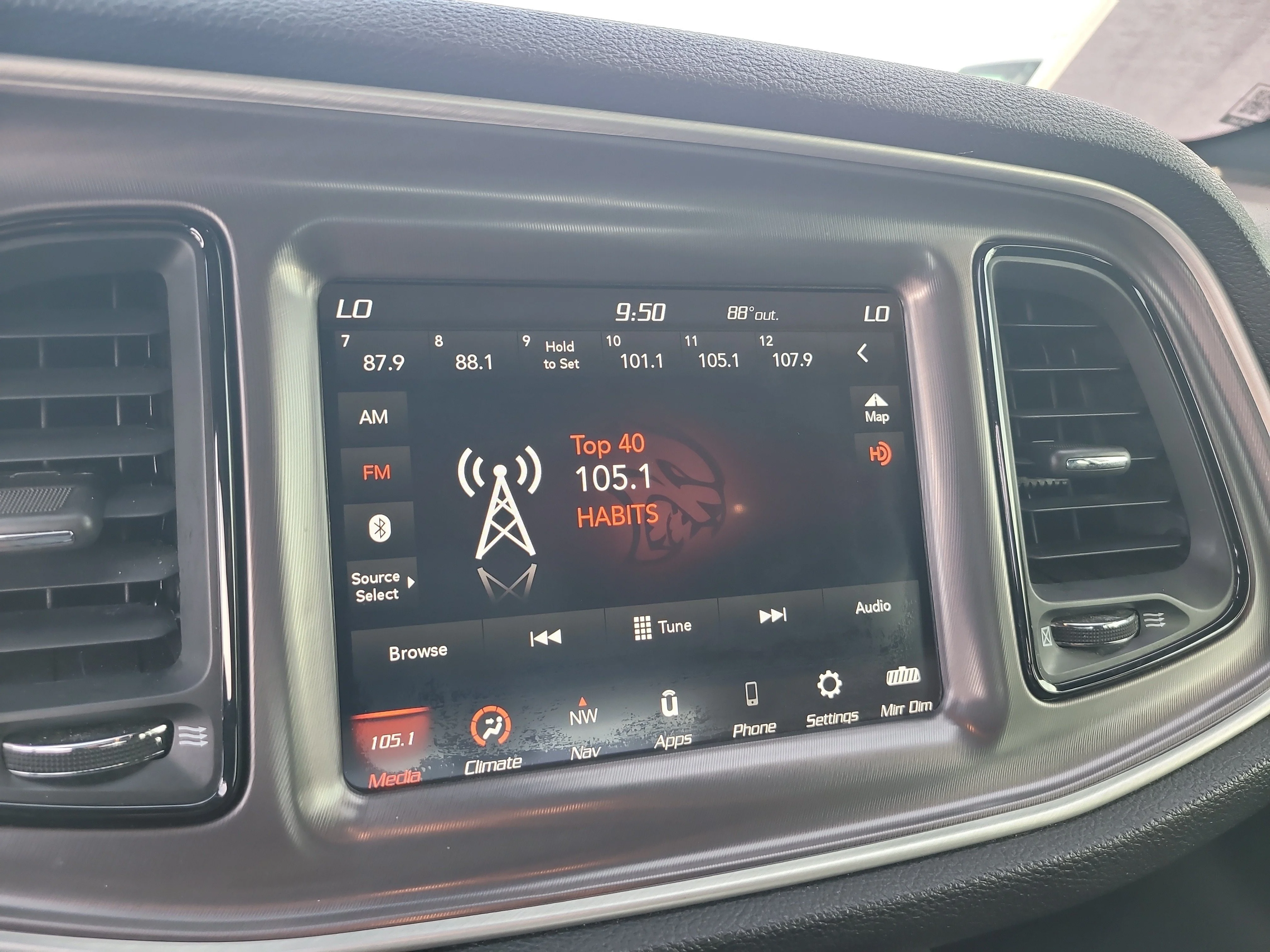 Used 2020 Granite Pearlcoat Dodge SXT image 18