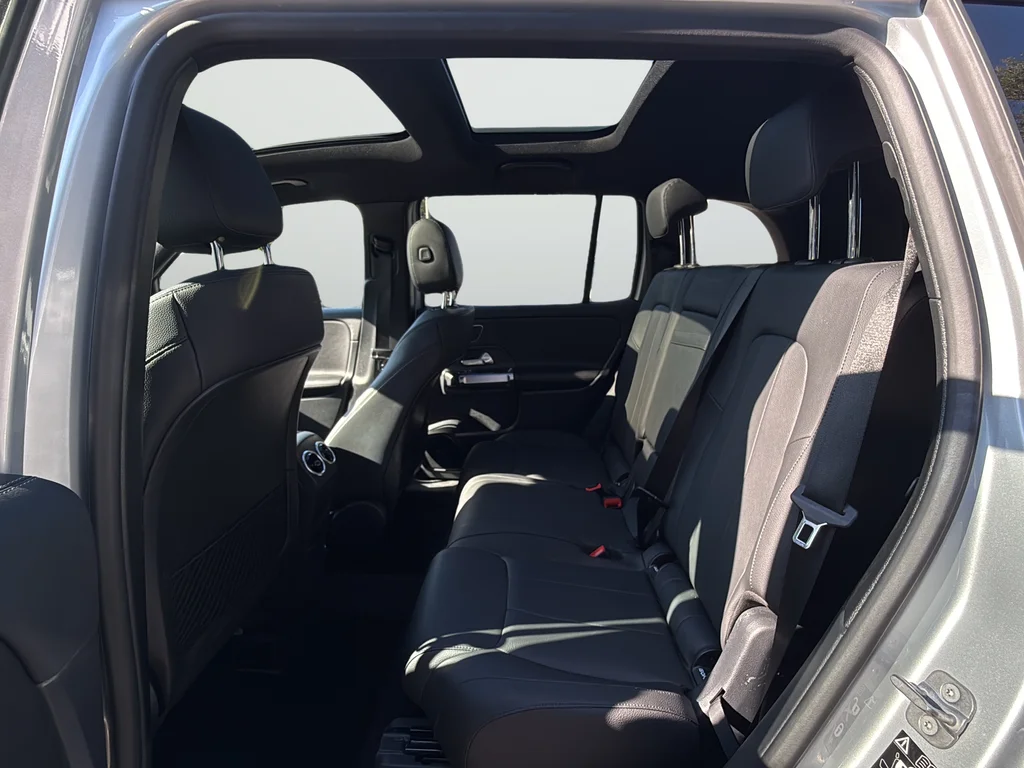 Used 2024  Mercedes-Benz GLB 250 image 27