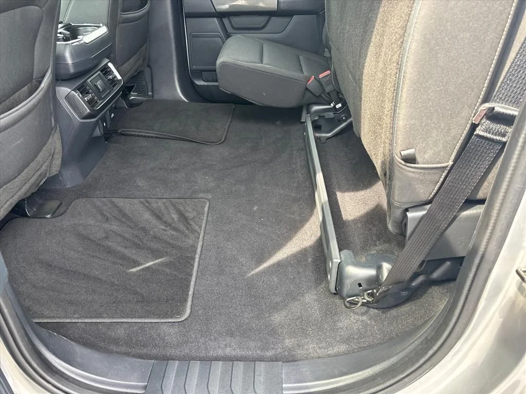 Used 2023 Silver Ford XLT image 19