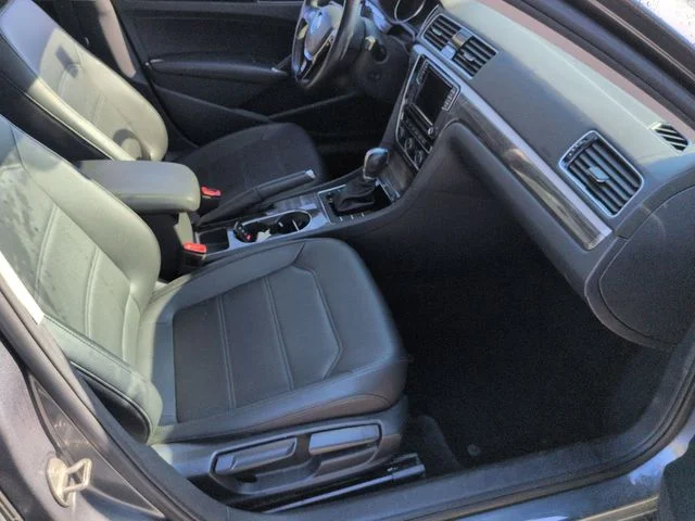 Used 2018 Gray Volkswagen 2.0T SE image 36