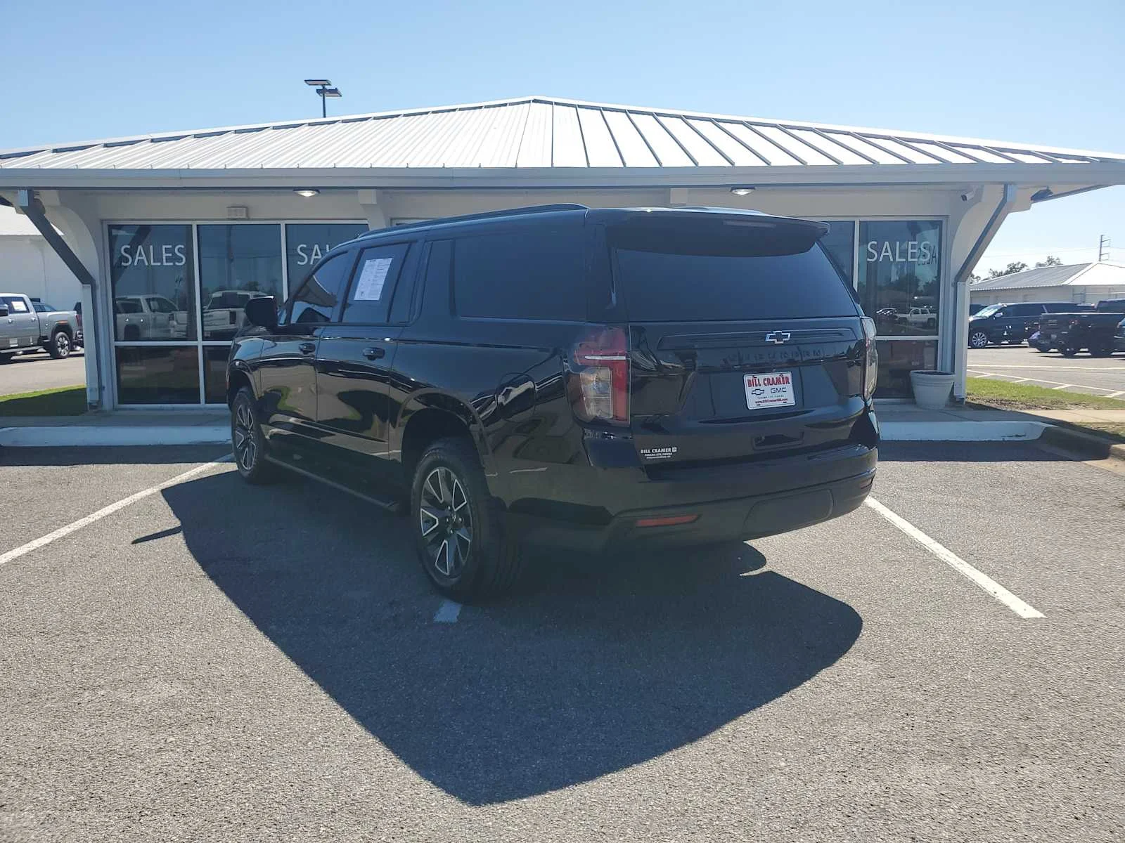 Used 2023 BLACK Chevrolet Z71 image 3