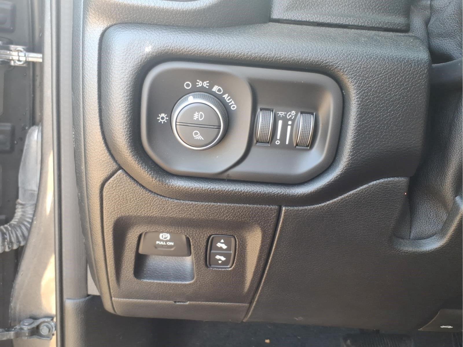 Used 2021 Granite Crystal Metallic Clearcoat Ram Laramie image 19