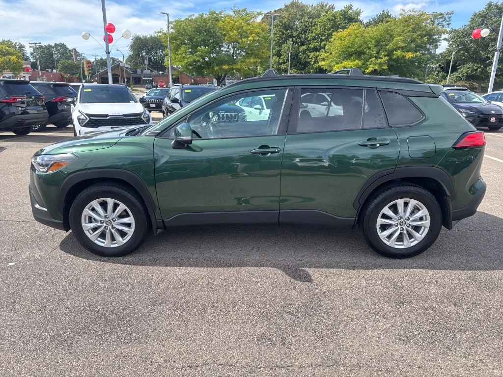 Used 2023  Toyota LE image 4
