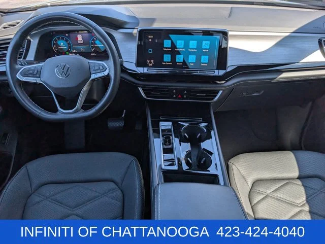 Used 2024 Gray Volkswagen 2.0T SE w/Technology image 11