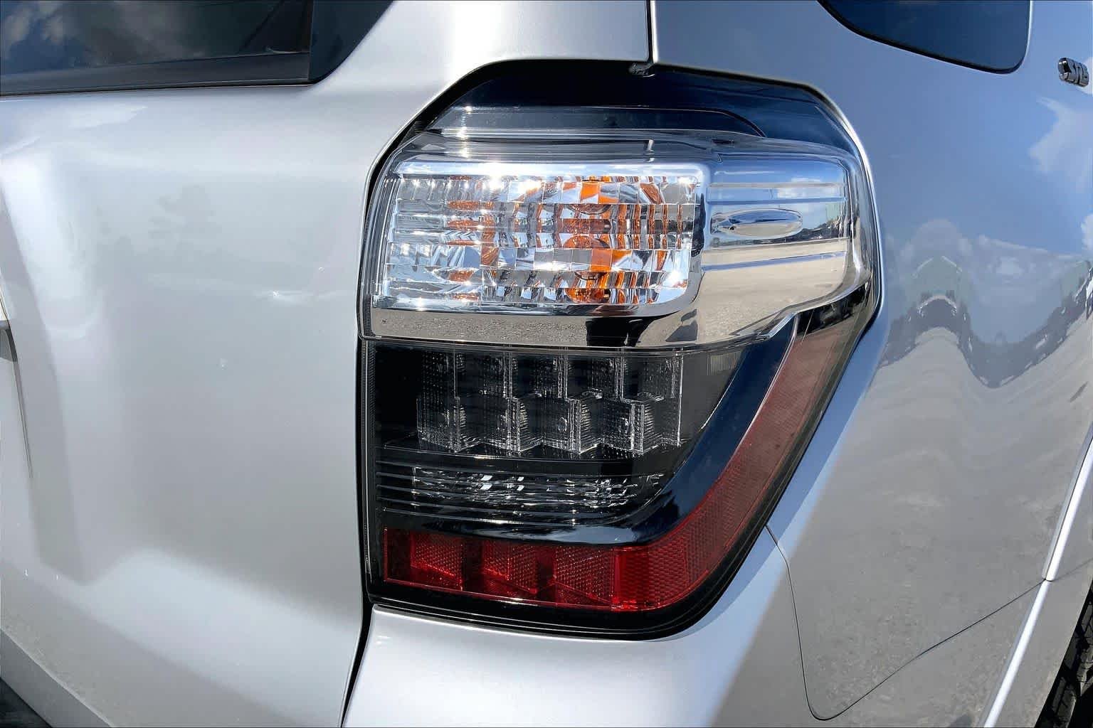 Used 2022 Classic Silver Metallic Toyota SR5 Premium image 30