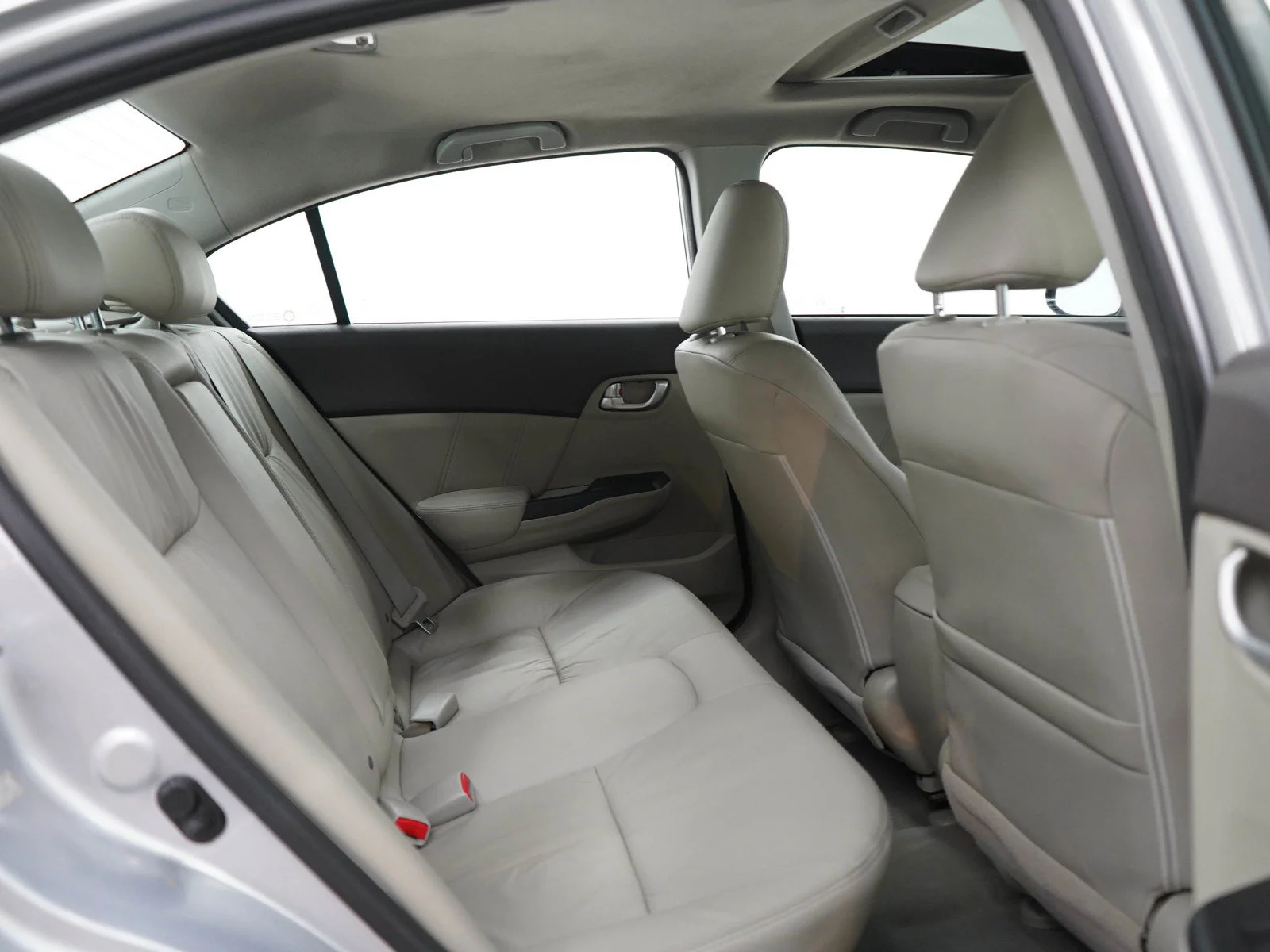 Used 2012 Alabaster Silver Metallic Honda EX-L SEDAN image 12
