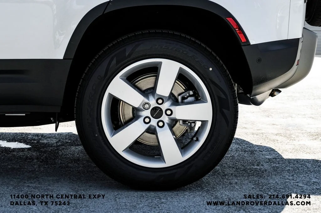 New 2026 Fuji White Land Rover S image 40
