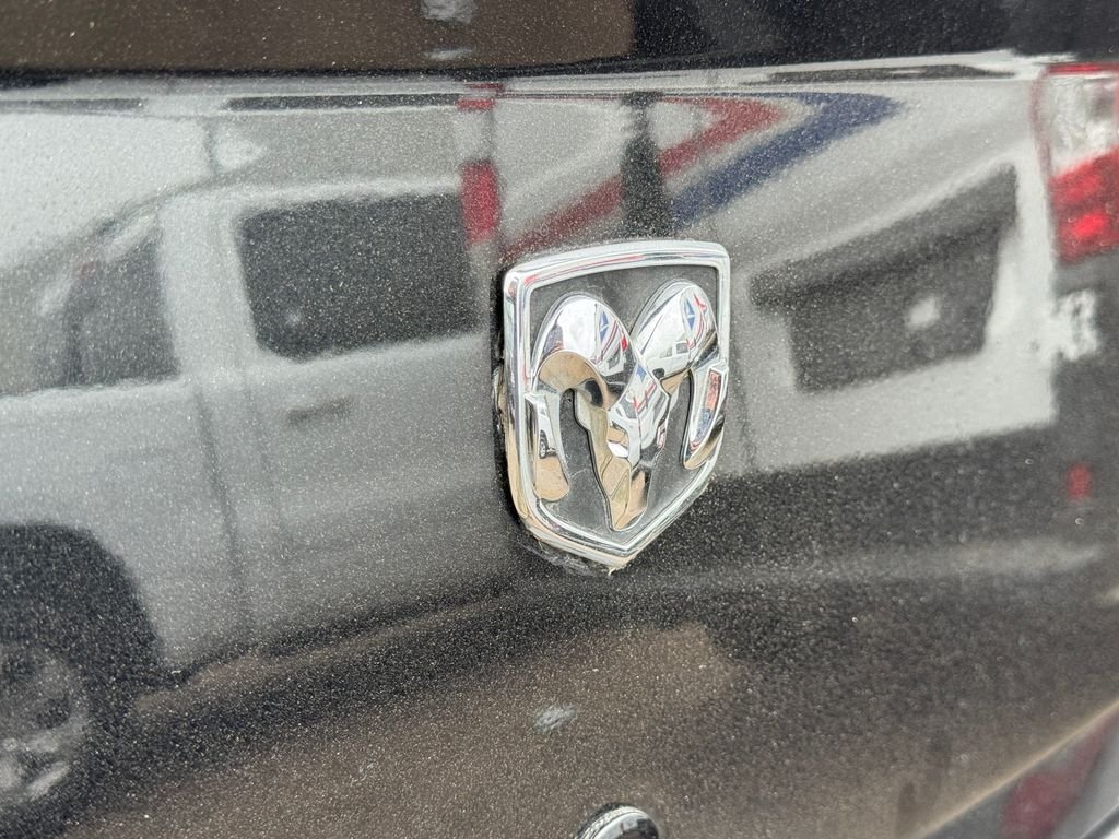Used 2007 Black Dodge SE image 17