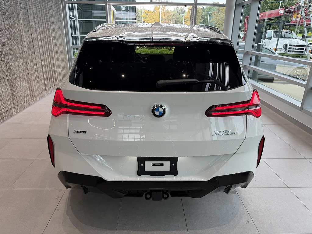 New 2026 Alpine White BMW 30 xDrive image 5