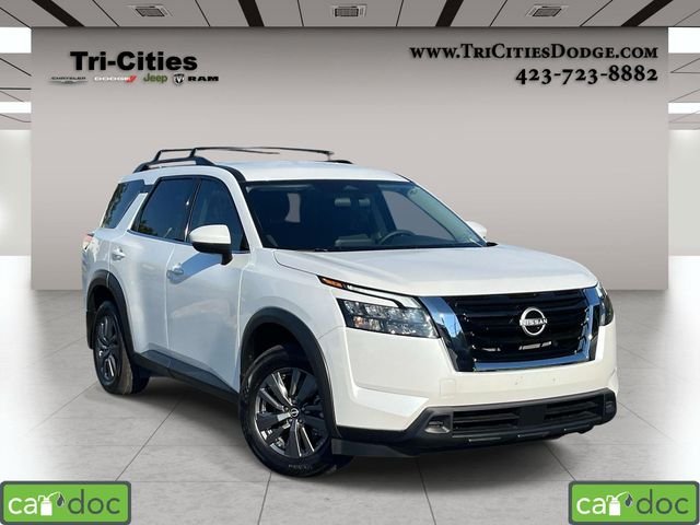 Used 2025 White Nissan SV image 1
