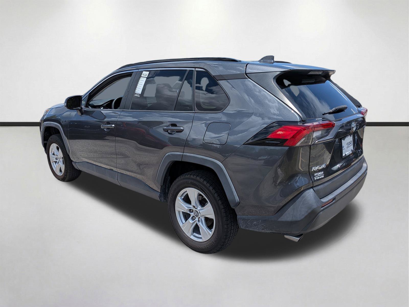 2019 Toyota RAV4 XLE - Photo 6