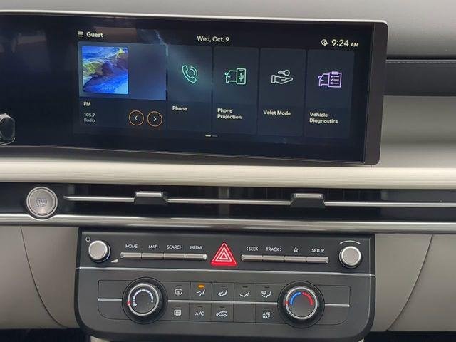 New 2025 Silver Hyundai SE FWD image 18
