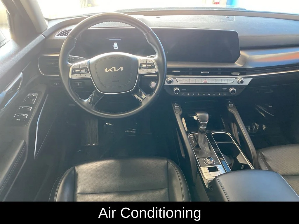 Used 2025 Silver Kia S image 6